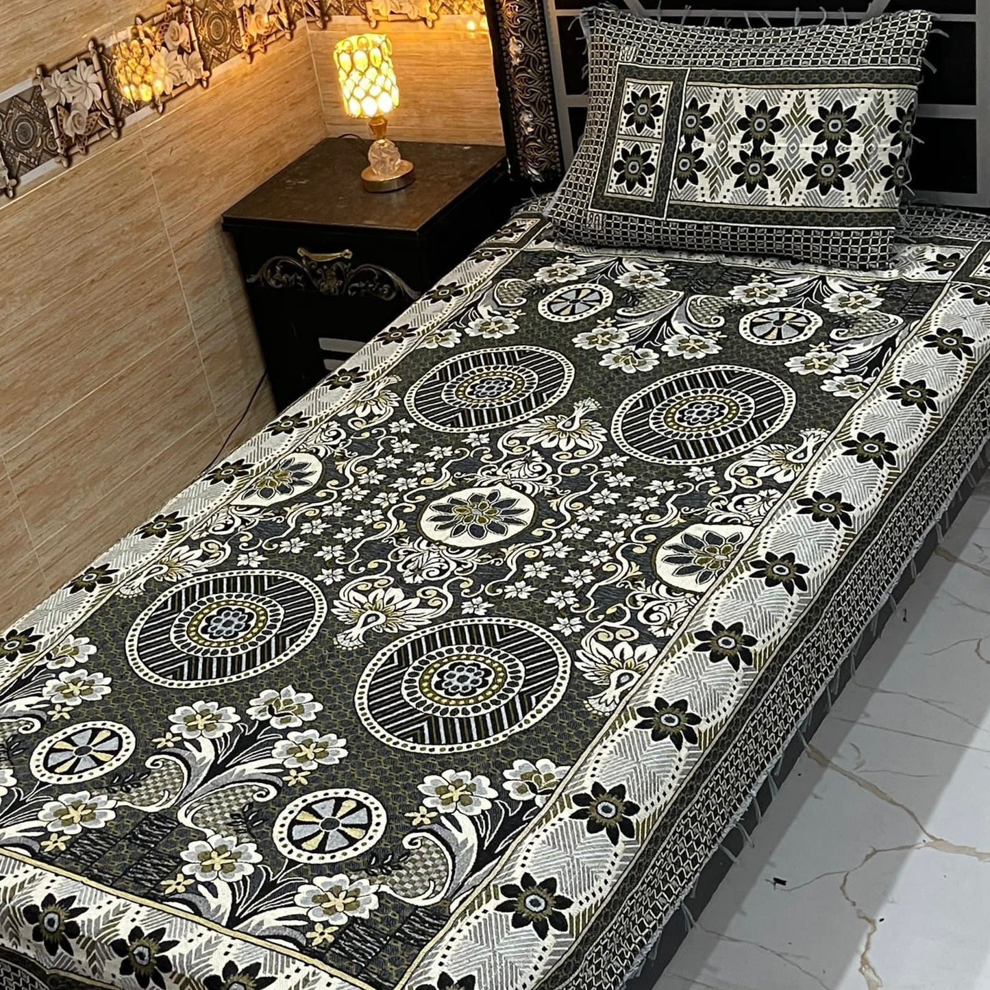 Elegant Black & White Multani Bedsheet – Riwaj Collection